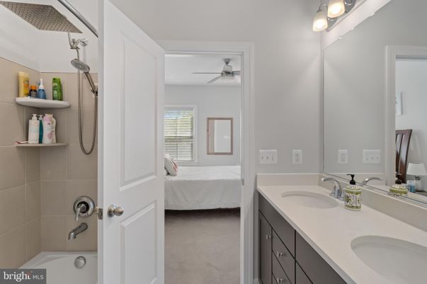 Bathroom, Bedroom, Dual Sink Vanities, Interior