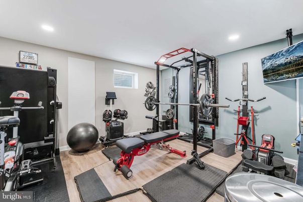 Fitness Equipment, Interior, Recessed Lighting, Wood Texture Flooring