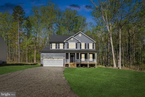 Attached, Exterior, Facade, Farmhouse