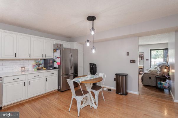 Dining room, Interior, Kitchen, Pendant Lights, Wood Texture Flooring