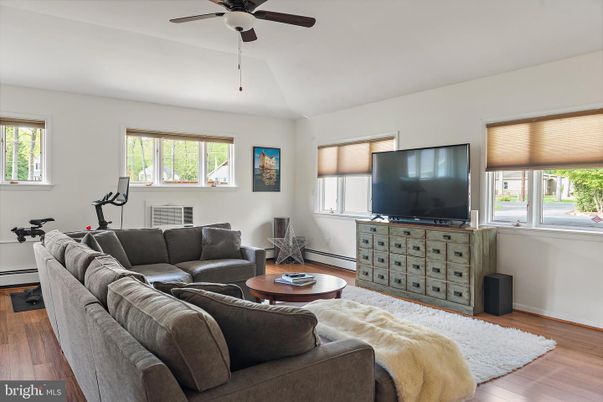 Fitness Equipment, Interior, Living room, Wood Texture Flooring