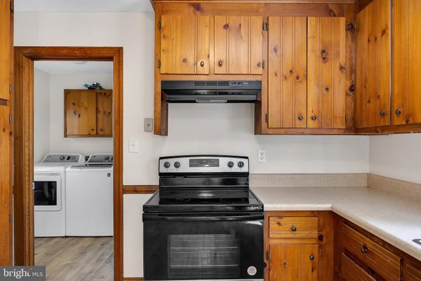 Interior, Kitchen, Washer, Wood Texture Flooring