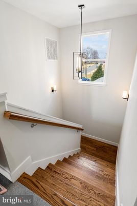 Interior, Pendant Lights, Wood Texture Flooring