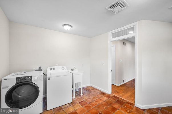 Interior, Washer