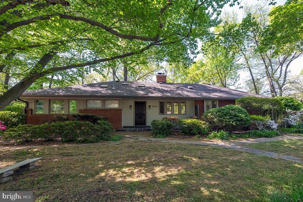 Exterior, Facade, Brick Facade, Ranch