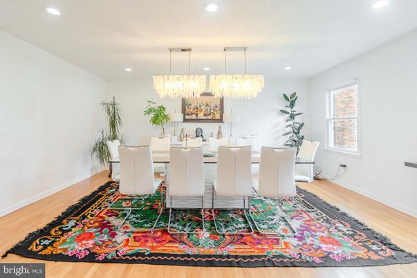 Chandelier, Dining room, Interior, Pendant Lights, Recessed Lighting, Wood Texture Flooring
