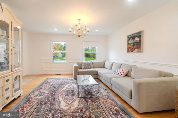 Chandelier, Interior, Living room, Recessed Lighting, Wood Texture Flooring
