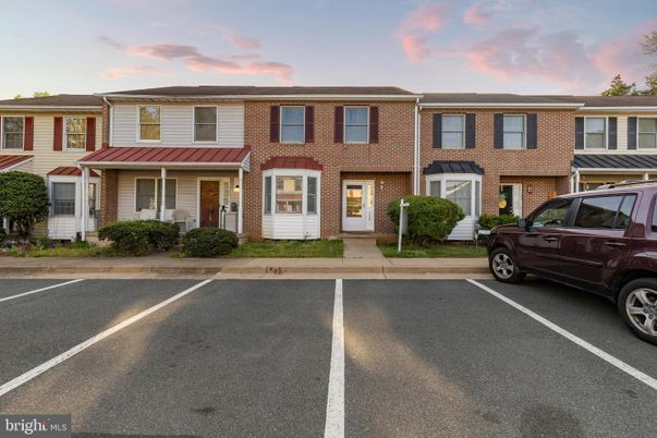 Exterior, Facade, Brick Facade, Rowhouse