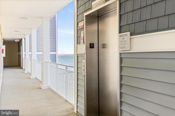 Elevator, Exterior, Water