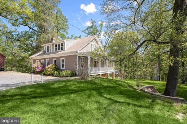 Backyard, Exterior, Facade, Cape Cod