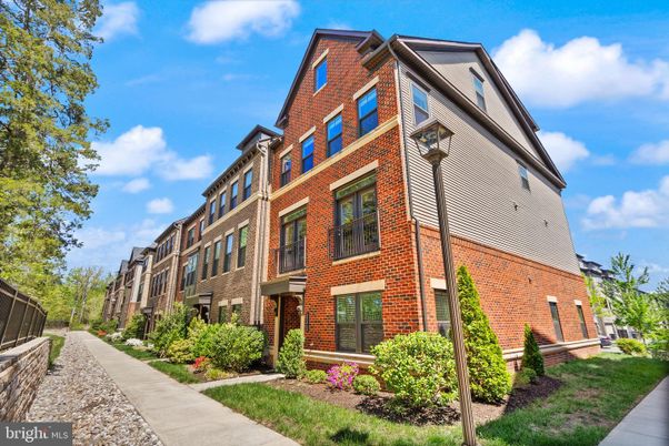 Exterior, Facade, Brick Facade, Rowhouse