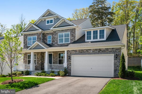 Attached, Exterior, Facade, Farmhouse