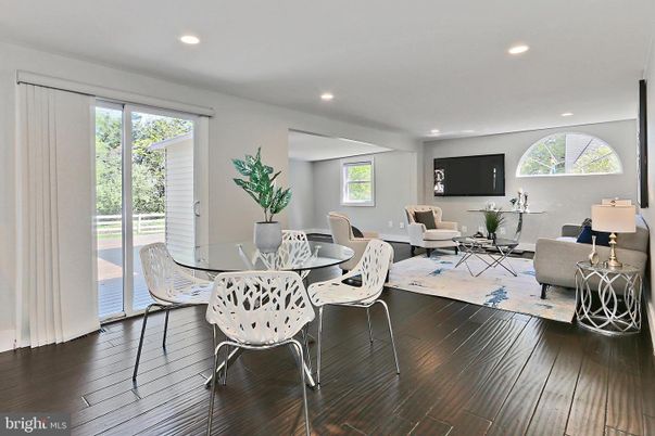 Dining room, Interior, Living room, Recessed Lighting, Wood Texture Flooring
