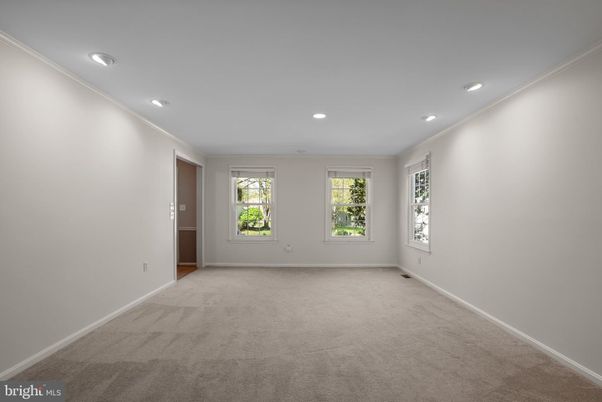 Empty room, Interior, Recessed Lighting
