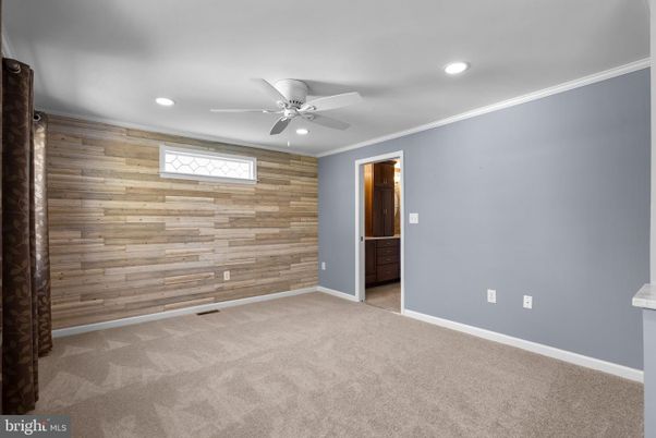 Empty room, Interior, Recessed Lighting, Wooden Walls