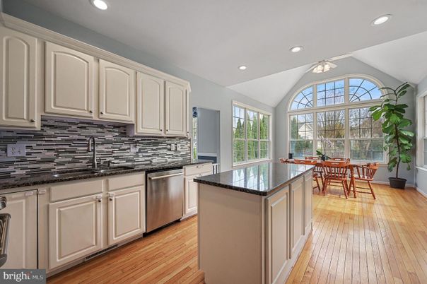 Dining room, Interior, Kitchen, Recessed Lighting, Wood Texture Flooring