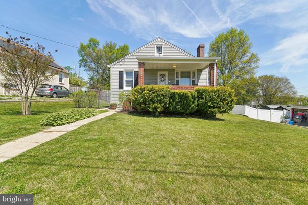 Backyard, Exterior, Facade, Cape Cod