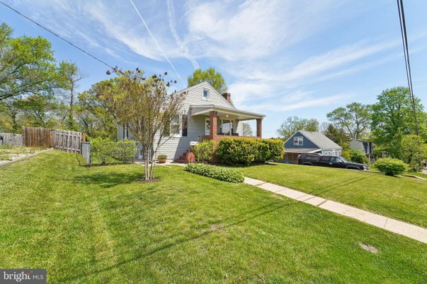 Backyard, Exterior, Facade, Brick Facade, None