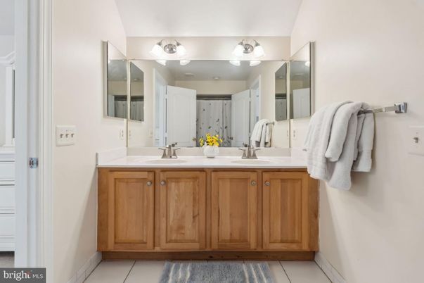 Bathroom, Dual Sink Vanities, Interior