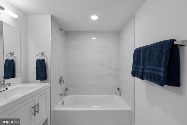 Bathroom, Interior, Marble Walls, Recessed Lighting