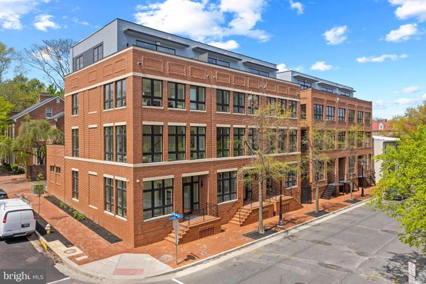 Exterior, Facade, Brick Facade, Rowhouse