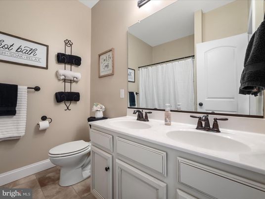 Bathroom, Dual Sink Vanities, Interior