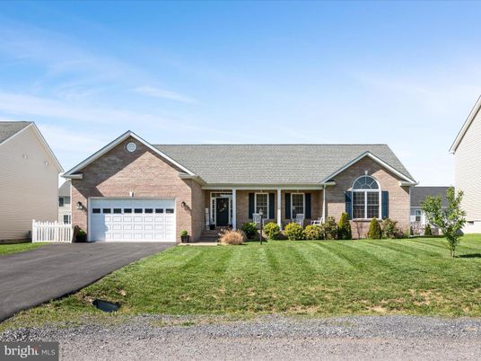 Attached, Exterior, Facade, Brick Facade, Ranch