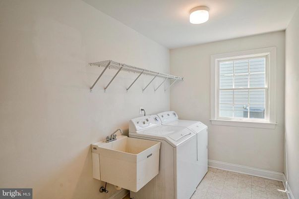 Interior, Washer