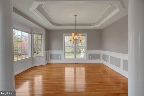 Chandelier, Empty room, Interior, Wood Texture Flooring