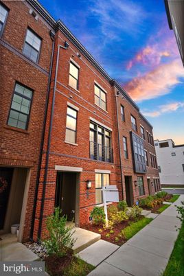 Exterior, Facade, Brick Facade, Rowhouse
