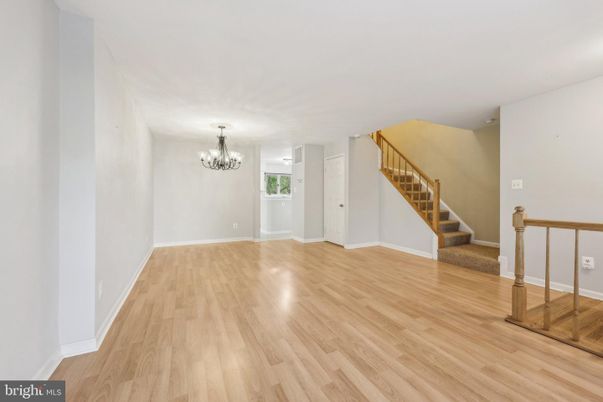 Chandelier, Empty room, Interior, Wood Texture Flooring