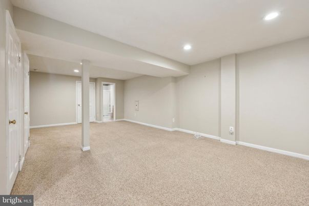 Empty room, Interior, Recessed Lighting
