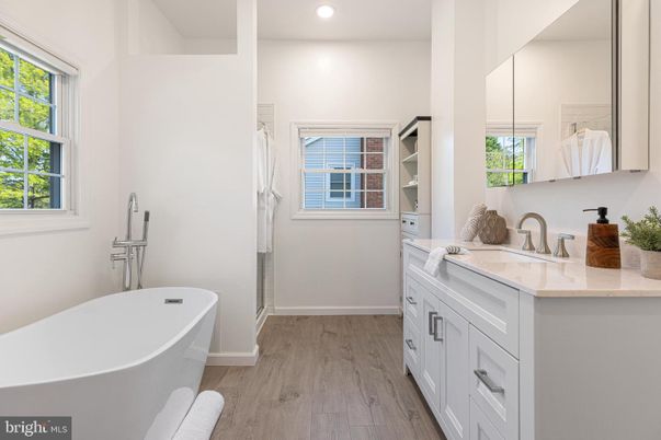 Bathroom, Free Standing Baths, Interior, Recessed Lighting, Wood Texture Flooring
