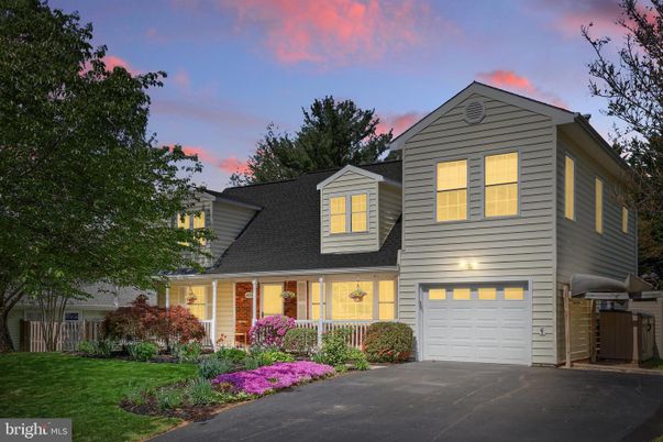 Attached, Exterior, Facade, Farmhouse