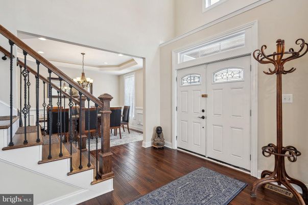 Chandelier, Dining room, Interior, Recessed Lighting, Wood Texture Flooring