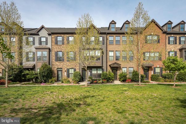 Backyard, Exterior, Facade, Brick Facade, Rowhouse
