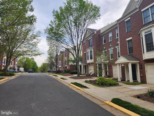 Exterior, Facade, Brick Facade, Rowhouse