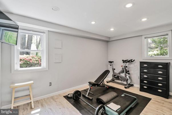 Fitness Equipment, Interior, Recessed Lighting, Wood Texture Flooring