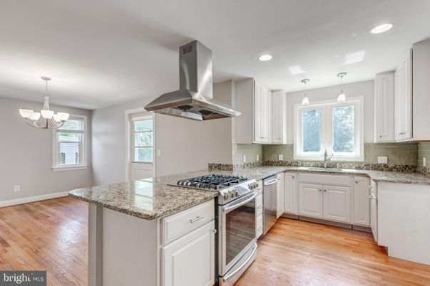Chandelier, Interior, Kitchen, Pendant Lights, Recessed Lighting, Wood Texture Flooring