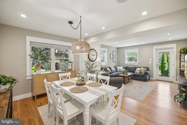 Dining room, Interior, Living room, Pendant Lights, Recessed Lighting, Wood Texture Flooring