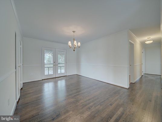 Chandelier, Empty room, Interior, Wood Texture Flooring