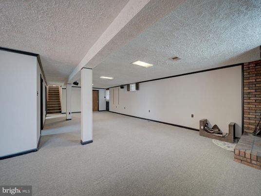 Empty room, Interior, Recessed Lighting, Stone Walls