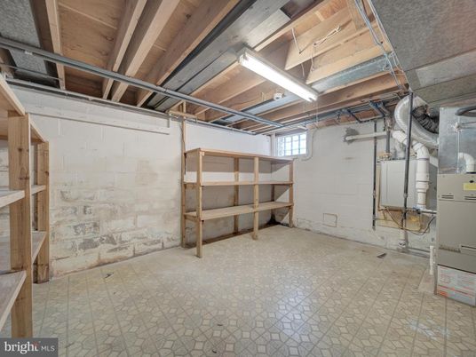 Garage, Interior, Wooden Beams, Wooden Ceilings