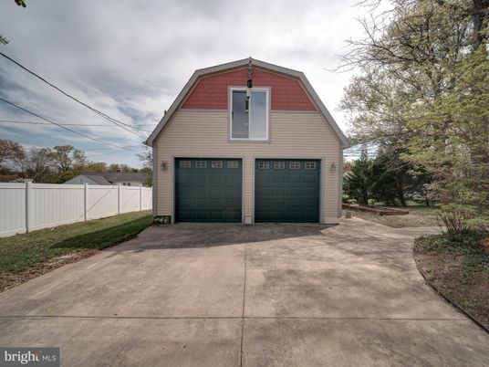 Detached Garage, Exterior