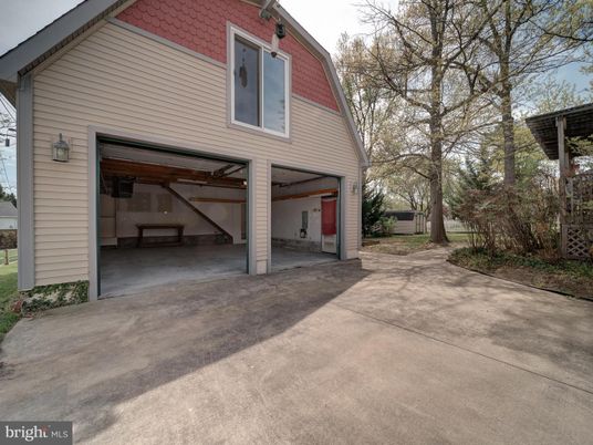 Detached Garage, Exterior
