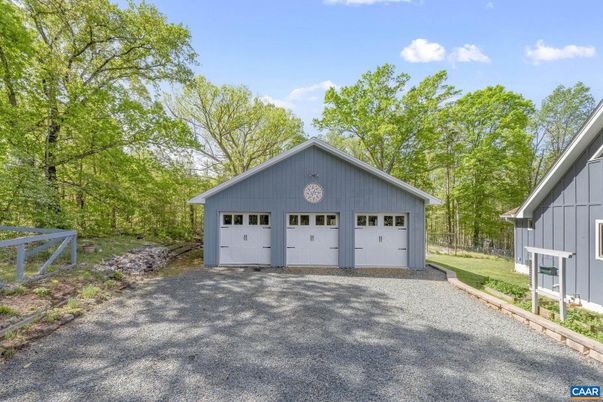 Detached Garage, Exterior