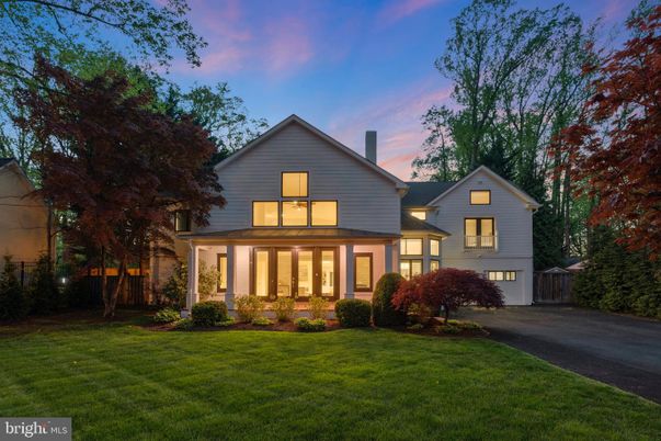 Attached, Exterior, Facade, Farmhouse