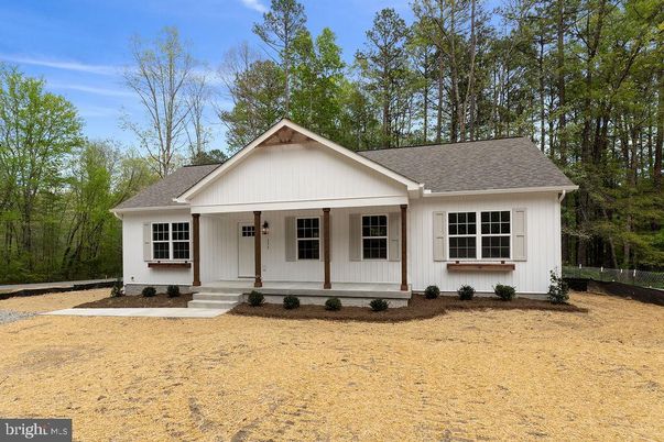 Exterior, Facade, Ranch