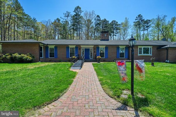 Exterior, Facade, Brick Facade, Ranch