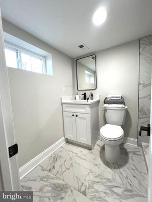 Bathroom, Interior, Marble, Recessed Lighting